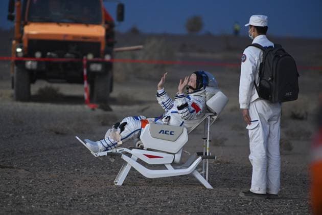 ALXA, CHINA - MAY 29: Astronaut Zhang Hongzhang exits the Shenzhou-22 spacecraft after landing at the Dongfeng Landing Site on May 29, 2026 in Alxa League, Inner Mongolia of China. The Shenzhou-21 crew completed their return mission successfully.  Copyright: xVCGx 111644904188