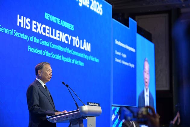 (260529) -- SINGAPORE, May 29, 2026 -- Vietnamese President To Lam delivers a keynote address at the Shangri-La Dialogue 2026 in Singapore, May 29, 2026. TO GO WITH Vietnamese president highlights ASEAN centrality at Shangri-La Dialogue 2026 (Photo by Xinhua) SINGAPORE-SHANGRI-LA DIALOGUE-TO LAM-ADDRESS ThenxChihxWey 
