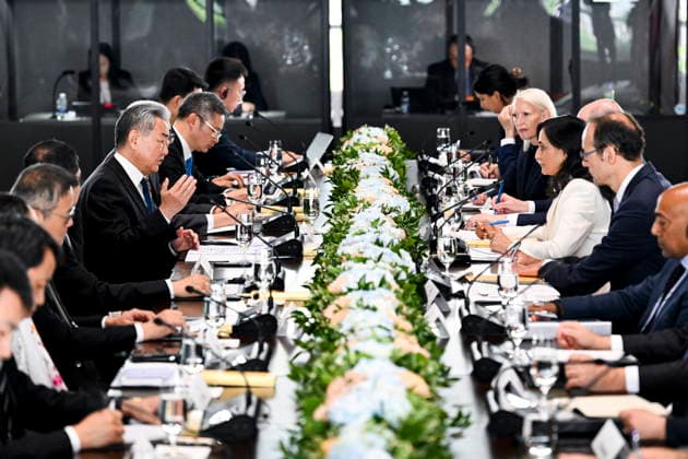 May 29, 2026, Ottawa, On, Canada: Minister of Foreign Affairs Anita Anand, right, meets with the Foreign Minister of China Wang Yi at Global Affairs Canada in Ottawa, on Friday, May 29, 2026. Ottawa Canada  - ZUMAc35_ 20260529_zaf_c35_006 Copyright: xSpencerxColbyx
