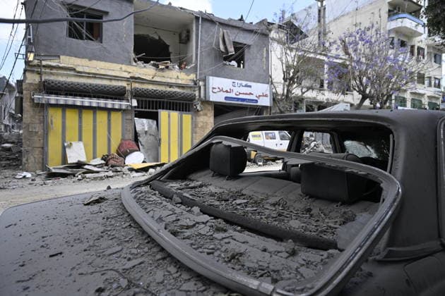 Heavy damage reported in southern Lebanon after strikes in Tyre TYRE, LEBANON - MAY 29: Buildings and structures suffer extensive damage after strikes carried out during the second day of Eid al-Adha, in the city of Tyre, southern Lebanon, on May 29, 2026. Houssam Shbaro Anadolu Tyre Lebanon. Editorial use only. Please get in touch for any other usage.  Copyright: x2026xAnadoluxHoussamxShbarox