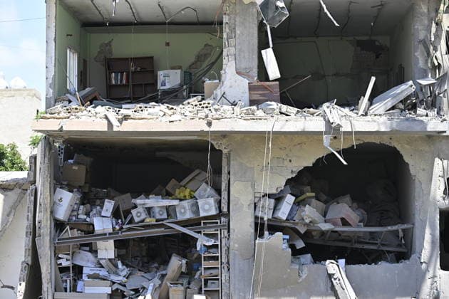 Heavy damage reported in southern Lebanon after strikes in Tyre TYRE, LEBANON - MAY 29: Buildings and structures suffer extensive damage after strikes carried out during the second day of Eid al-Adha, in the city of Tyre, southern Lebanon, on May 29, 2026. Houssam Shbaro Anadolu Tyre Lebanon. Editorial use only. Please get in touch for any other usage.  Copyright: x2026xAnadoluxHoussamxShbarox