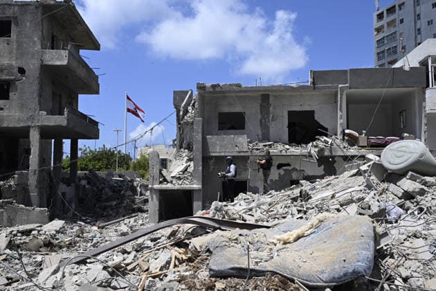 Heavy damage reported in southern Lebanon after strikes in Tyre TYRE, LEBANON - MAY 29: Buildings and structures suffer extensive damage after strikes carried out during the second day of Eid al-Adha, in the city of Tyre, southern Lebanon, on May 29, 2026. Houssam Shbaro Anadolu Tyre Lebanon. Editorial use only. Please get in touch for any other usage.  Copyright: x2026xAnadoluxHoussamxShbarox