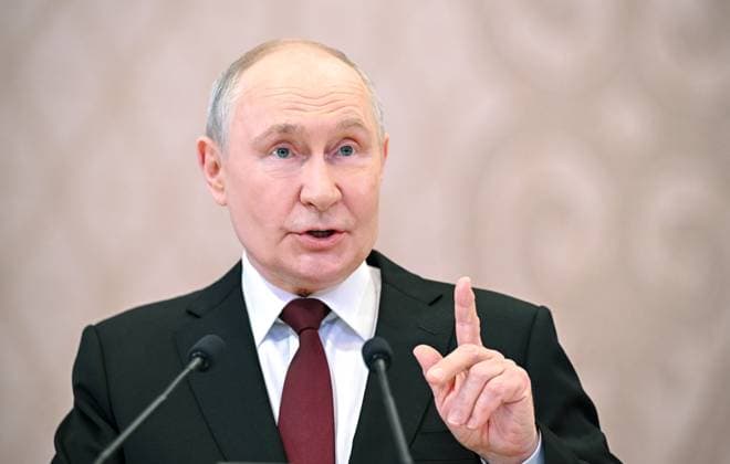 Kazakhstan Supreme Eurasian Economic Council 9176302 29.05.2026 Russian President Vladimir Putin talks to reporters following his visit to Kazakhstan at the Palace of Independence in Astana, Kazakhstan. Sergey Bobylev Sputnik Astana Kazakhstan  Copyright: xSergeyxBobylevx