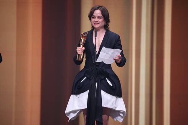 DEUTSCHER FILMPREIS 2026 - SHOW Gewinnerin Lena Urzendowsky BESTE WEIBLICHE NEBENROLLE bei der Verleihung DEUTSCHER FILMPREIS 2026 in Berlin *** GERMAN FILM AWARD 2026 SHOW winner Lena Urzendowsky BEST FEMALE NEBENROLLE at the GERMAN FILM AWARD 2026 ceremony in Berlin Copyright: xEventpressxFuhrx