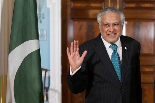 Pakistan s Deputy Prime Minister and Foreign Minister Ishaq Dar waves upon arrival for a meeting with U.S. Secretary of State Marco Rubio in Washington, DC. USA 29 May 2026. Rubio met with Dar, a mediator in the negotiations with Iran, ahead of US President Donald Trump s decision on the agreement with Tehran. Rubio meets with Pakistani mediator before Trump makes a decision on Iran !ACHTUNG: NUR REDAKTIONELLE NUTZUNG!  Copyright: xLeninxNollyx USA1263 20260529-55020443126_1