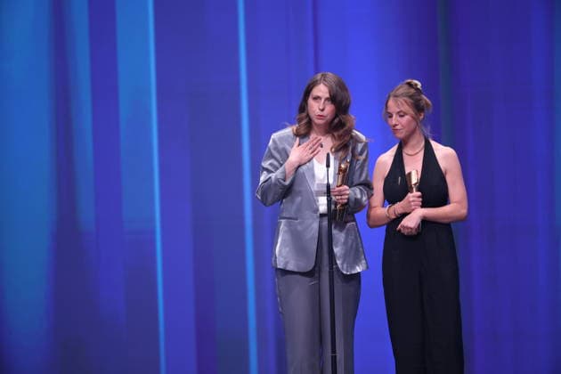 DEUTSCHER FILMPREIS 2026 - SHOW BESTES MASKENBILD Gewinnerinen Anne-Marie Walther, Irina Schwarz Â· IN DIE SONNE SCHAUEN bei der Verleihung DEUTSCHER FILMPREIS 2026 in Berlin Copyright: xEventpressxFuhrx