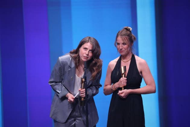 DEUTSCHER FILMPREIS 2026 - SHOW BESTES MASKENBILD Gewinnerinen Anne-Marie Walther, Irina Schwarz Â· IN DIE SONNE SCHAUEN bei der Verleihung DEUTSCHER FILMPREIS 2026 in Berlin *** GERMAN FILM AWARD 2026 SHOW BEST MASK PICTURE winners Anne Marie Walther, Irina Schwarz Â- IN DIE SONNE SCHAUEN at the GERMAN FILM AWARD 2026 ceremony in Berlin Copyright: xEventpressxFuhrx