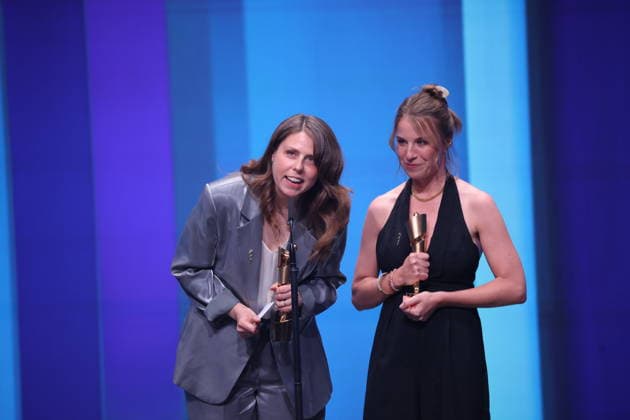 DEUTSCHER FILMPREIS 2026 - SHOW BESTES MASKENBILD Gewinnerinen Anne-Marie Walther, Irina Schwarz Â· IN DIE SONNE SCHAUEN bei der Verleihung DEUTSCHER FILMPREIS 2026 in Berlin *** GERMAN FILM AWARD 2026 SHOW BEST MASK PICTURE winners Anne Marie Walther, Irina Schwarz Â- IN DIE SONNE SCHAUEN at the GERMAN FILM AWARD 2026 ceremony in Berlin Copyright: xEventpressxFuhrx