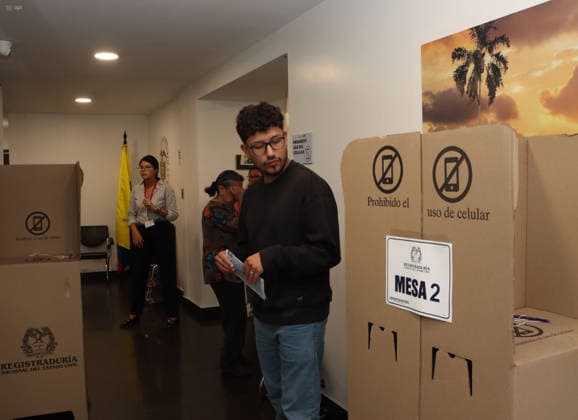 ELECTIONS COLOMBIAN CONSULATE Quito, Friday, May 29, 2026 Colombian Consulate in Quito, receives its citizens to vote in the 2026 presidential elections Photos API Rolando Enriquez Quito Pichincha Ecuador POL ELECTIONSCONSULATECOLOMBIA af03e72576477cbdccb3c16b349f361e Copyright: xROLANDOxENRIQUEZx