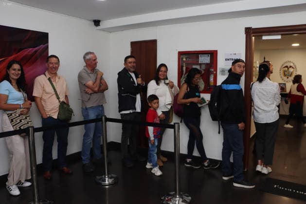 ELECTIONS COLOMBIAN CONSULATE Quito, Friday, May 29, 2026 Colombian Consulate in Quito, receives its citizens to vote in the 2026 presidential elections Photos API Rolando Enriquez Quito Pichincha Ecuador POL ELECTIONSCONSULATECOLOMBIA 5e922d94f68feb51a71b70682b757ce8 Copyright: xROLANDOxENRIQUEZx