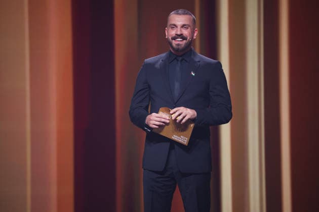 DEUTSCHER FILMPREIS 2026 - SHOW Edin Hasanovic Laudator BESTE MÄNNLICHE NEBENROLLE bei der Verleihung DEUTSCHER FILMPREIS 2026 in Berlin *** GERMAN FILM AWARD 2026 SHOW Edin Hasanovic Laudator BEST MALE NEBENROLLE at the GERMAN FILM AWARD 2026 ceremony in Berlin Copyright: xEventpressxFuhrx