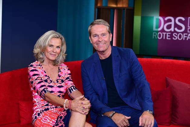 Andrea L Arronge zu Gast bei Moderator Hinnerk Baumgarten in der Sendung DAS Rote Sofa! (NDR) am 29.05.2026 in Hamburg Andrea L Arronge and Hinnerk Baumgarten during the Das Rote Sofa tv show at NDR Studios on May 29, 2026 in Hamburg, Germany Andrea L Arronge zu Gast bei Das Rote Sofa in Hamburg (NDR) *** Andrea L Arronge as a guest of presenter Hinnerk Baumgarten in the program DAS Rote Sofa NDR on 29 05 2026 in Hamburg Andrea L Arronge and Hinnerk Baumgarten during the Das Rote Sofa tv show at NDR Studios on May 29, 2026 in Hamburg, Germany Andrea L Arronge as a guest at Das Rote Sofa in Hamburg NDR 