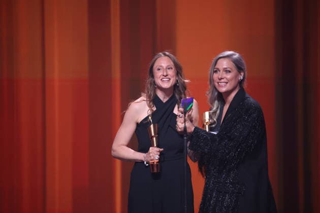 DEUTSCHER FILMPREIS 2026 - SHOW Gewinnerinnen Cosima Vellenzer, Maike Kiefer (Set Dec) Â· IN DIE SONNE SCHAUEN BESTES SZENENBILD bei der Verleihung DEUTSCHER FILMPREIS 2026 in Berlin *** GERMAN FILM AWARD 2026 SHOW Winners Cosima Vellenzer, Maike Kiefer Set Dec Â- IN DIE SONNE SCHAUEN BEST SCENE PICTURE at the GERMAN FILM AWARD 2026 ceremony in Berlin Copyright: xEventpressxFuhrx