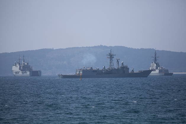 The King presides over the naval review and the dynamic exhibition on the occasion of the Armed Forces Day Dynamic exhibition on the occasion of the Armed Forces Day, on 29 May 2026, in Vigo, Pontevedra, Galicia Spain On the occasion of the Armed Forces Day 2026, the King has presided over the naval review in which ships of the Navy and the Civil Guard have sailed along the Ría de Vigo and then moved to the Samil Beach to attend the dynamic exhibition of naval air capabilities, which included maneuvers of the Army, the Navy, the Air and Space Forces, the Civil Guard and the Military Emergency Unit, which operate in the maritime environment 29 MAY 2026 KING MILITARY ARMED FORCES KING Adriá Vigo, Pontevedra Galicia Galicia Vigo, Pontevedra G  Copyright: xAdrianxIragox 7559457