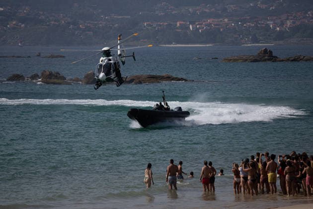 The King presides over the naval review and the dynamic exhibition on the occasion of the Armed Forces Day Dynamic exhibition on the occasion of the Armed Forces Day, on 29 May 2026, in Vigo, Pontevedra, Galicia Spain On the occasion of the Armed Forces Day 2026, the King has presided over the naval review in which ships of the Navy and the Civil Guard have sailed along the Ría de Vigo and then moved to the Samil Beach to attend the dynamic exhibition of naval air capabilities, which included maneuvers of the Army, the Navy, the Air and Space Forces, the Civil Guard and the Military Emergency Unit, which operate in the maritime environment 29 MAY 2026 KING MILITARY ARMED FORCES KING Adriá Vigo, Pontevedra Galicia Galicia Vigo, Pontevedra G  Copyright: xAdrianxIragox 7559465