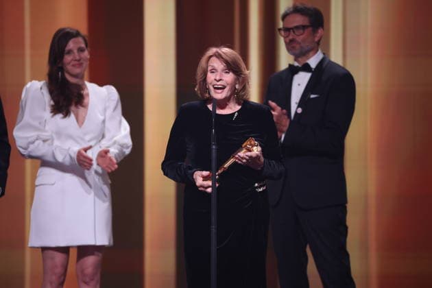 DEUTSCHER FILMPREIS 2026 - SHOW Ingo Fliess, Mia Maariel Meyer u. Simon Verhoeven Laudator:innen und Senta Berger Â· ACH, DIESE LÜCKE, DIESE ENTSETZLICHE LÜCKE - BESTE WEIBLICHE HAUPTROLLE bei der Verleihung DEUTSCHER FILMPREIS 2026 in Berlin *** GERMAN FILM AWARD 2026 SHOW Ingo Fliess, Mia Maariel Meyer u Simon Verhoeven Laudator inside and Senta Berger Â- ACH, DIESE LÜCKE, DIESE ENTSETZLICHE LÜCKE BESTE WEIBLICHE HAUPTROLLE at the DEUTSCHER FILMPREIS 2026 award ceremony in Berlin Copyright: xEventpressxFuhrx