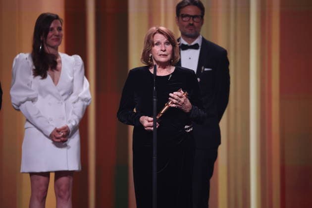 DEUTSCHER FILMPREIS 2026 - SHOW Ingo Fliess, Mia Maariel Meyer u. Simon Verhoeven Laudator:innen und Senta Berger Â· ACH, DIESE LÜCKE, DIESE ENTSETZLICHE LÜCKE - BESTE WEIBLICHE HAUPTROLLE bei der Verleihung DEUTSCHER FILMPREIS 2026 in Berlin *** GERMAN FILM AWARD 2026 SHOW Ingo Fliess, Mia Maariel Meyer u Simon Verhoeven Laudator inside and Senta Berger Â- ACH, DIESE LÜCKE, DIESE ENTSETZLICHE LÜCKE BESTE WEIBLICHE HAUPTROLLE at the DEUTSCHER FILMPREIS 2026 award ceremony in Berlin Copyright: xEventpressxFuhrx