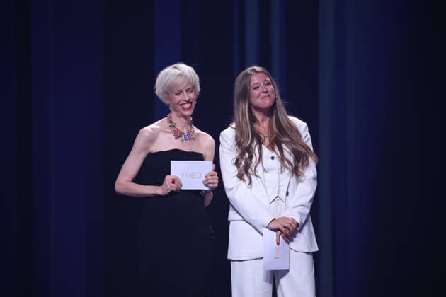 DEUTSCHER FILMPREIS 2026 - SHOW Nina und Katja Eichinger Laudatorinnen BERND EICHINGER PREIS bei der Verleihung DEUTSCHER FILMPREIS 2026 in Berlin *** GERMAN FILM AWARD 2026 SHOW Nina and Katja Eichinger present the BERND EICHINGER AWARD at the GERMAN FILM AWARD 2026 ceremony in Berlin Copyright: xEventpressxFuhrx