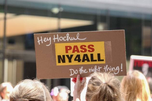 New York, NY- May 29: No Police and ICE Collusion Protest in front Of Gov. Kathy Hochul Midtown Office on May 29, 2026 Credit: Camara Porter USA  - ZUMAa123 20260529_zaa_a123_051 Copyright: xAdMediax
