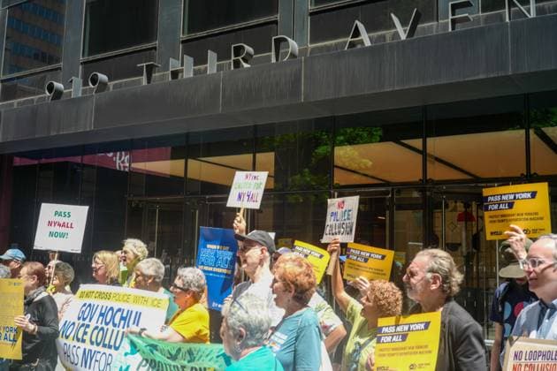 No Police and ICE Collusion Protest New York, NY- May 29: No Police and ICE Collusion Protest in front Of Gov. Kathy Hochul Midtown Office on May 29, 2026 Credit: Camara Porter AdMedia EDITORIAL USE ONLY  Copyright: xx AdMediax admphotostwo993107