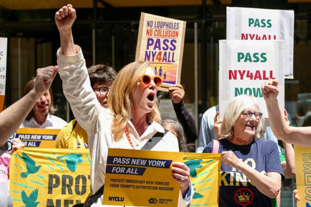 No Police and ICE Collusion Protest New York, NY- May 29: No Police and ICE Collusion Protest in front Of Gov. Kathy Hochul Midtown Office on May 29, 2026 Credit: Camara Porter AdMedia EDITORIAL USE ONLY  Copyright: xx AdMediax admphotostwo993116