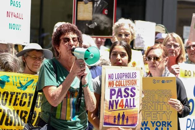 No Police and ICE Collusion Protest New York, NY- May 29: No Police and ICE Collusion Protest in front Of Gov. Kathy Hochul Midtown Office on May 29, 2026 Credit: Camara Porter AdMedia EDITORIAL USE ONLY  Copyright: xx AdMediax admphotostwo993095
