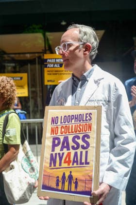 No Police and ICE Collusion Protest New York, NY- May 29: No Police and ICE Collusion Protest in front Of Gov. Kathy Hochul Midtown Office on May 29, 2026 Credit: Camara Porter AdMedia EDITORIAL USE ONLY  Copyright: xx AdMediax admphotostwo993096