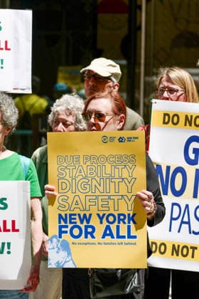 New York, NY- May 29: No Police and ICE Collusion Protest in front Of Gov. Kathy Hochul Midtown Office on May 29, 2026 Credit: Camara Porter USA  - ZUMAa123 20260529_zaa_a123_068 Copyright: xAdMediax