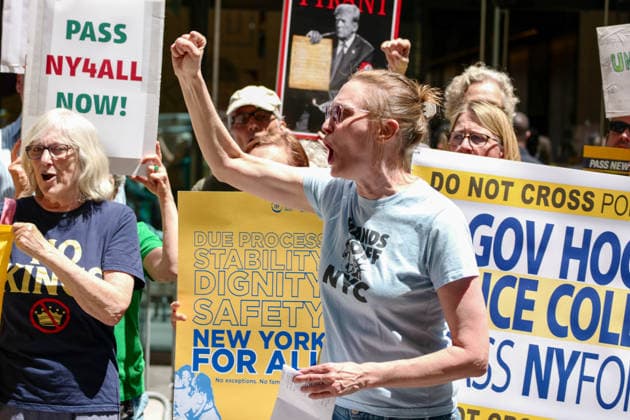 New York, NY- May 29: No Police and ICE Collusion Protest in front Of Gov. Kathy Hochul Midtown Office on May 29, 2026 Credit: Camara Porter USA  - ZUMAa123 20260529_zaa_a123_046 Copyright: xAdMediax