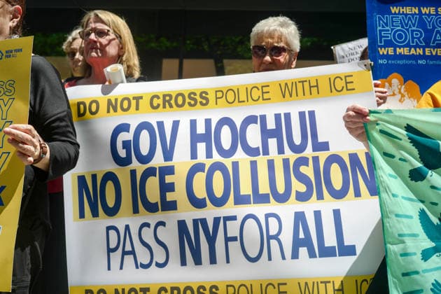 New York, NY- May 29: No Police and ICE Collusion Protest in front Of Gov. Kathy Hochul Midtown Office on May 29, 2026 Credit: Camara Porter USA  - ZUMAa123 20260529_zaa_a123_055 Copyright: xAdMediax