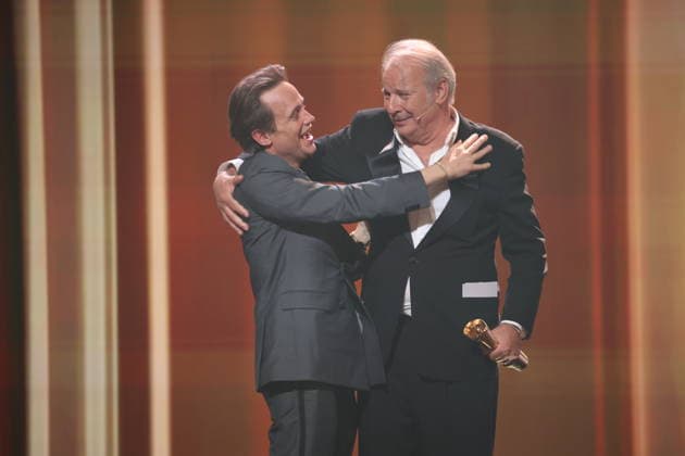 DEUTSCHER FILMPREIS 2026 - SHOW Laudator und August Diehl Â· DAS VERSCHWINDEN DES JOSEF MENGELE - BESTE MÄNNLICHE HAUPTROLLE bei der Verleihung DEUTSCHER FILMPREIS 2026 in Berlin *** DEUTSCHER FILMPREIS 2026 SHOW Laudator and August Diehl Â- DAS VERSCHWINDEN DES JOSEF MENGELE BESTE MÄNNLICHE HAUPTROLLE at the DEUTSCHER FILMPREIS 2026 award ceremony in Berlin Copyright: xEventpressxFuhrx