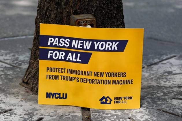 New York, NY- May 29: No Police and ICE Collusion Protest in front Of Gov. Kathy Hochul Midtown Office on May 29, 2026 Credit: Camara Porter USA - ZUMAa123 20260529_zaa_a123_067 Copyright: xAdMediax