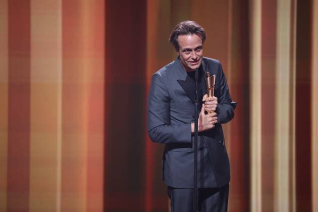 DEUTSCHER FILMPREIS 2026 - SHOW Laudator und August Diehl Â· DAS VERSCHWINDEN DES JOSEF MENGELE - BESTE MÄNNLICHE HAUPTROLLE bei der Verleihung DEUTSCHER FILMPREIS 2026 in Berlin *** DEUTSCHER FILMPREIS 2026 SHOW Laudator and August Diehl Â- DAS VERSCHWINDEN DES JOSEF MENGELE BESTE MÄNNLICHE HAUPTROLLE at the DEUTSCHER FILMPREIS 2026 award ceremony in Berlin Copyright: xEventpressxFuhrx