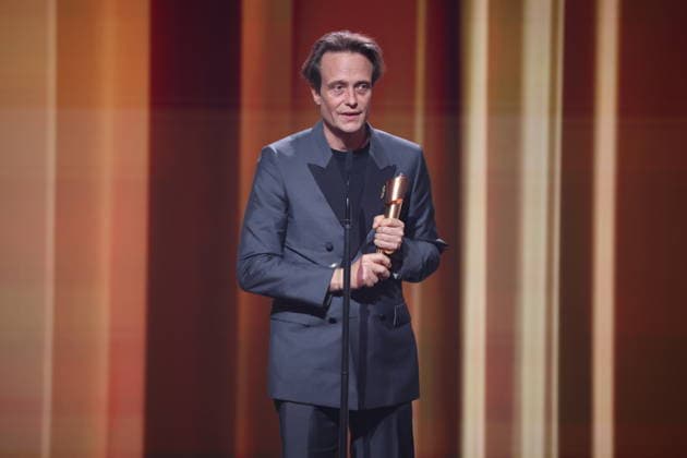 DEUTSCHER FILMPREIS 2026 - SHOW August Diehl Â· DAS VERSCHWINDEN DES JOSEF MENGELE - BESTE MÄNNLICHE HAUPTROLLE bei der Verleihung DEUTSCHER FILMPREIS 2026 in Berlin *** DEUTSCHER FILMPREIS 2026 SHOW August Diehl Â- DAS VERSCHWINDEN DES JOSEF MENGELE BESTE MÄNNLICHE HAUPTROLLE at the DEUTSCHER FILMPREIS 2026 award ceremony in Berlin Copyright: xEventpressxFuhrx