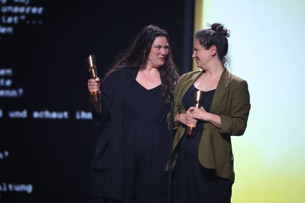 DEUTSCHER FILMPREIS 2026 - SHOW Mascha Schilinski, Louise Peter Â· IN DIE SONNE SCHAUEN - BESTES DREHBUCH bei der Verleihung DEUTSCHER FILMPREIS 2026 in Berlin *** GERMAN FILM AWARD 2026 SHOW Mascha Schilinski, Louise Peter Â- IN DIE SONNE SCHAUEN BEST SCREENWRITING at the GERMAN FILM AWARD 2026 ceremony in Berlin Copyright: xEventpressxFuhrx