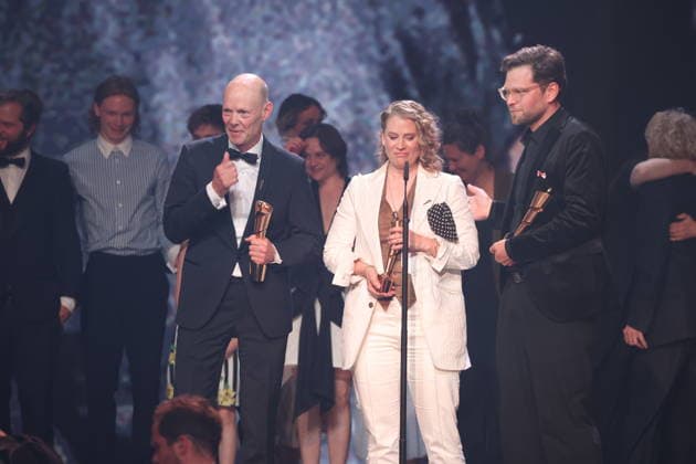 DEUTSCHER FILMPREIS 2026 - SHOW BESTER SPIELFILM GOLD - IN DIE SONNE SCHAUEN bei der Verleihung DEUTSCHER FILMPREIS 2026 in Berlin *** GERMAN FILM AWARD 2026 SHOW BEST PLAYFILM GOLD IN THE SUN SHOW at the GERMAN FILM AWARD 2026 ceremony in Berlin Copyright: xEventpressxFuhrx