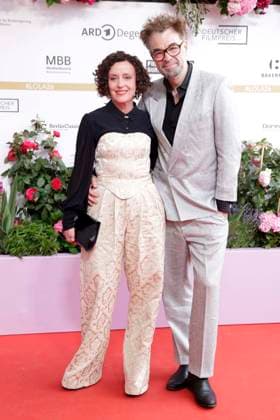 29.05.2026, Maria Schrader, und Ehemann, bei der Verleihung des Deutscher Filmpreis, 2026, Lola, in Berlin, Roter Teppich, *** 29 05 2026, Maria Schrader, and husband, at the award ceremony of the German Film Award, 2026, Lola, in Berlin, red carpet,