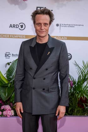 ABB FILMPREIS- August Diehl zu Gast auf dem roten Teppich bei der Verleihung des Deutschen Filmpreis Lola 26 am Palais am Funkturm am 29.05.2026 in Berlin Berlin Deutschland *** ABB FILMPREIS August Diehl on the red carpet at the German Film Award Lola 26 ceremony at Palais am Funkturm on 29 05 2026 in Berlin Berlin Germany
