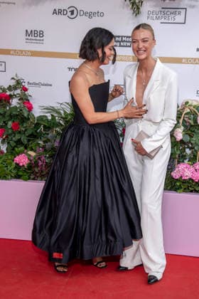 ABB FILMPREIS- Tomomi Themann und Lilly Krug zu Gast auf dem roten Teppich bei der Verleihung des Deutschen Filmpreis Lola 26 am Palais am Funkturm am 29.05.2026 in Berlin Berlin Deutschland *** ABB FILMPREIS Tomomi Themann and Lilly Krug as guests on the red carpet at the German Film Award Ceremony Lola 26 at Palais am Funkturm on 29 05 2026 in Berlin Berlin Germany
