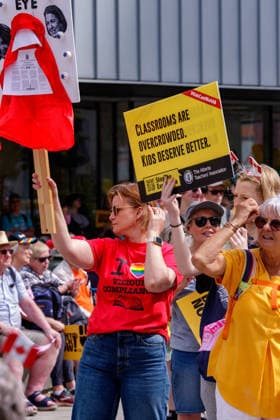 Fight Back Rally in Downtown Edmonton, Canada - 29 May 2026 Protesters hold placards expressint heir opinion during a demonstration march through the streets of Downtown Edmonton protesting the Actions of the Provincial United Conservative Party Government. Downtown Edmonton Canada Copyright: xRonxPalmerx xSOPAxImagesx 2026_05_29Fightbackrally825026