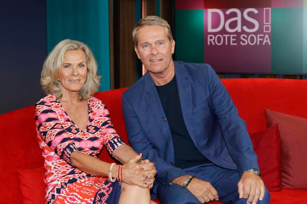 Andrea L™Arronge und Hinnerk Baumgarten im NDR Nachrichten- und Talkmagazin DAS! Rote Sofa im NDR Fernsehstudio Lokstedt. Hamburg, 29.05.2026 *** Andrea L™Arronge and Hinnerk Baumgarten on the NDR news and talk show DAS Rote Sofa in the NDR television studio in Lokstedt Hamburg, 29 05 2026 Foto:xH.xHartmannx xFuturexImagex arronge_6504