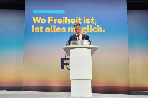 Berlin, Deutschland, 30.05.2026: Estrel: 77. Bundesparteitag der FDP: Christian Dürr, Noch-Parteichef, hält eine Rede *** Berlin, Germany, 30 05 2026 Estrel 77 Federal Party Conference of the FDP Christian Dürr, still party leader, gives a speech Copyright: xdtsxNachrichtenagenturx dts_121111