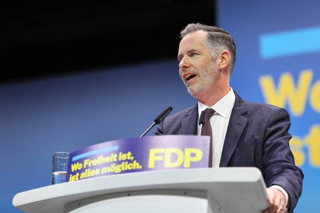 Berlin, Deutschland, 30.05.2026: Estrel: 77. Bundesparteitag der FDP: Christian Dürr, Noch-Parteichef, hält eine Rede *** Berlin, Germany, 30 05 2026 Estrel 77 Federal Party Conference of the FDP Christian Dürr, still party leader, gives a speech Copyright: xdtsxNachrichtenagenturx dts_121115