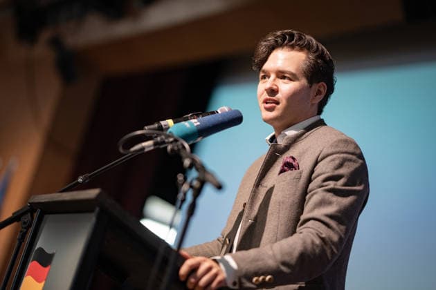 Dario Seifert, designierter AfD-Generalsekretär im Landesverband MV unmittelbar vor seiner Wahl während seiner Bewerbungsrede;Landesparteitag AfD Mecklenburg-Vorpommern in Grimmen, Grimmen Mecklenburg-Vorpommern Deutschland Kulturhaus Treffpunkt Europas *** Dario Seifert, designated AfD Secretary General in the MV state association immediately before his election during his candidacy speech at the AfD Mecklenburg-Vorpommern state party conference in Grimmen, Grimmen Mecklenburg-Vorpommern Germany Kulturhaus Treffpunkt Europas