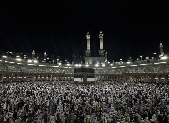 Muslim pilgrims perform farewell circumambulation, begin leaving Kaaba MECCA, SAUDI ARABIA - MAY 30: Muslim pilgrims perform the farewell circumambulation (Tawaf al-Wadaa) at the Kaaba before departing the holy city of Mecca, Saudi Arabia on May 30, 2026. Prior to this final ritual completing their Hajj pilgrimage, they fulfilled their duty of waqfah in Arafat and Muzdalifah on the eve of Eid al-Adha, proceeded to Jamarat to throw pebbles at the Akaba jamrah (the grand devil), and subsequently performed the visit circumambulation (Tawaf al-Ziyarah) and Sa i. Ali Atmaca Anadolu Mecca Saudi Arabia. Editorial use only. Please get in touch for any other usage.  Copyright: x2026xAnadoluxAlixAtmacax