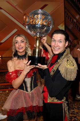 Finale der TV Sendung LetÂ s Dance in Köln Anna-Carina Woitschack und Evgeny Vinokurov beim Finale der 19. Staffel der RTL-Tanzshow LetÂ s Dance im Coloneum Köln NRW Deutschland *** Final of the TV show Lets Dance in Cologne Anna Carina Woitschack and Evgeny Vinokurov at the final of the 19th season of the RTL dance show Lets Dance at the Coloneum Cologne NRW Germany Copyright: xMatthiasxGränzdörferx