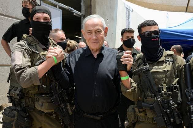 Netanyahu Visits Israeli Forces on Northern Border Israeli Prime Minister Benjamin Netanyahu visits the 36th Division along Israel’s northern border, accompanied by Israeli Defense Minister Israel Katz and Deputy Chief of Staff Maj. Gen. Tamir Yadai, on May 30, 2026. Netanyahu and Katz received briefings from Northern Command chief Maj. Gen. Rafi Milo and 36th Division commander Brig. Gen. Yiftach Norkin on military activities in Lebanon and met with field brigade commanders. Photo by Israeli Prime Minister Office apaimages Israel’s northern border Israel’s northern border Palestinian Territory 300526_Jerusalem_IPMO_00(6) Copyright: xapaimagesxIsraelixPrimexMinisterxOfficex xapaimagesx