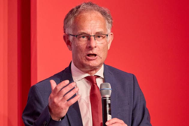 - Vösendorf (NÖ) 30.05.2026 - SPÖ NÖ Landesparteitag - Heute fand in Eventhotel Pyramide der Landesparteitag der SPÖ Niederösterreich mit Wahl des Vorsitzenden statt. PHOTO: Finanzminister Markus Marterbauer konnte am landesparteitag das Ende der Budgetverhandlungen verkünden. - Voesendorf (Lower Austria) - SPOe Lower Austria Regional Party Conference - The Lower Austria Regional Party Conference of the Socialist Party, at which the chairperson was elected, took place today at the Eventhotel Pyramide. SPÖ NÖ Landesparteitag *** Vösendorf NÖ 30 05 2026 SPÖ Lower Austria Regional Party Conference The Lower Austria Regional Party Conference of the Socialist Party, at which the chairperson was elected, took place today at the Eventhotel P 