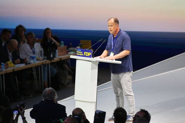 Berlin, Deutschland, 30.05.2026: Estrel: 77. Bundesparteitag der FDP: Joachim Stamp schlägt überraschend Marie-Agnes Strack-Zimmermann für den Parteivorsitz vor *** Berlin, Germany, 30 05 2026 Estrel 77 FDP Federal Party Conference Joachim Stamp surprisingly proposes Marie Agnes Strack Zimmermann for the party chairmanship Copyright: xdtsxNachrichtenagenturx dts_121164