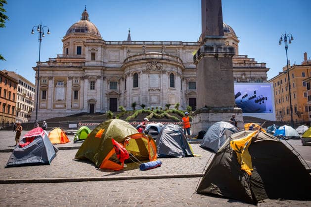 May 30, 2026, Rome, Rm, Italy: Extinction Rebellion activists are launching a 24-hour rally in Piazza dell Esquilino, just days before the 80th anniversary of the Italian Republic on June 2nd. They say: there is nothing to celebrate as long as rights, justice, and dignity continue to be denied. Oil extraction is imposed through violence and war to produce ever more energy, further increasing inequality. Activists occupy the square with tents. Rome Italy  - ZUMAg256 20260530_znp_g256_001 Copyright: xMarcoxDixGianvitox